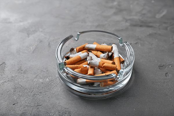 香烟批发一手货源站的微信朋友圈现“白菜价”高档香烟，烟草局：百分百是假烟
